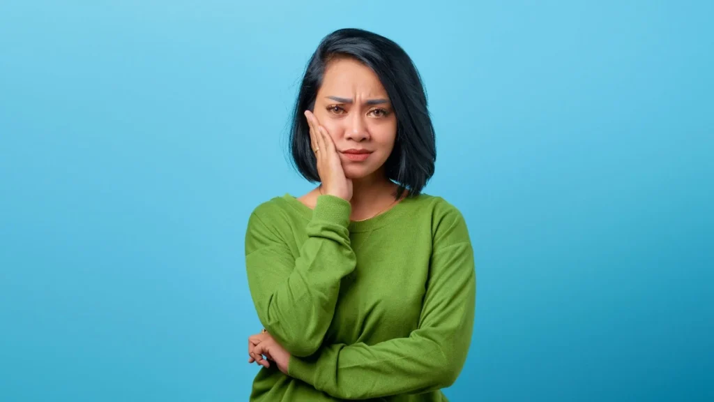 Dấu Hiệu Nào Khiến Vùng Má Trông Thiếu Sức Sống Hơn