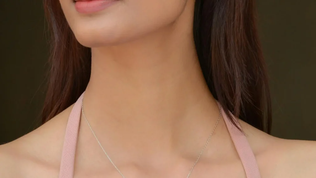Điều Gì Khiến Vùng Cổ Ngày Càng Kém Săn Chắc Theo Thời Gian