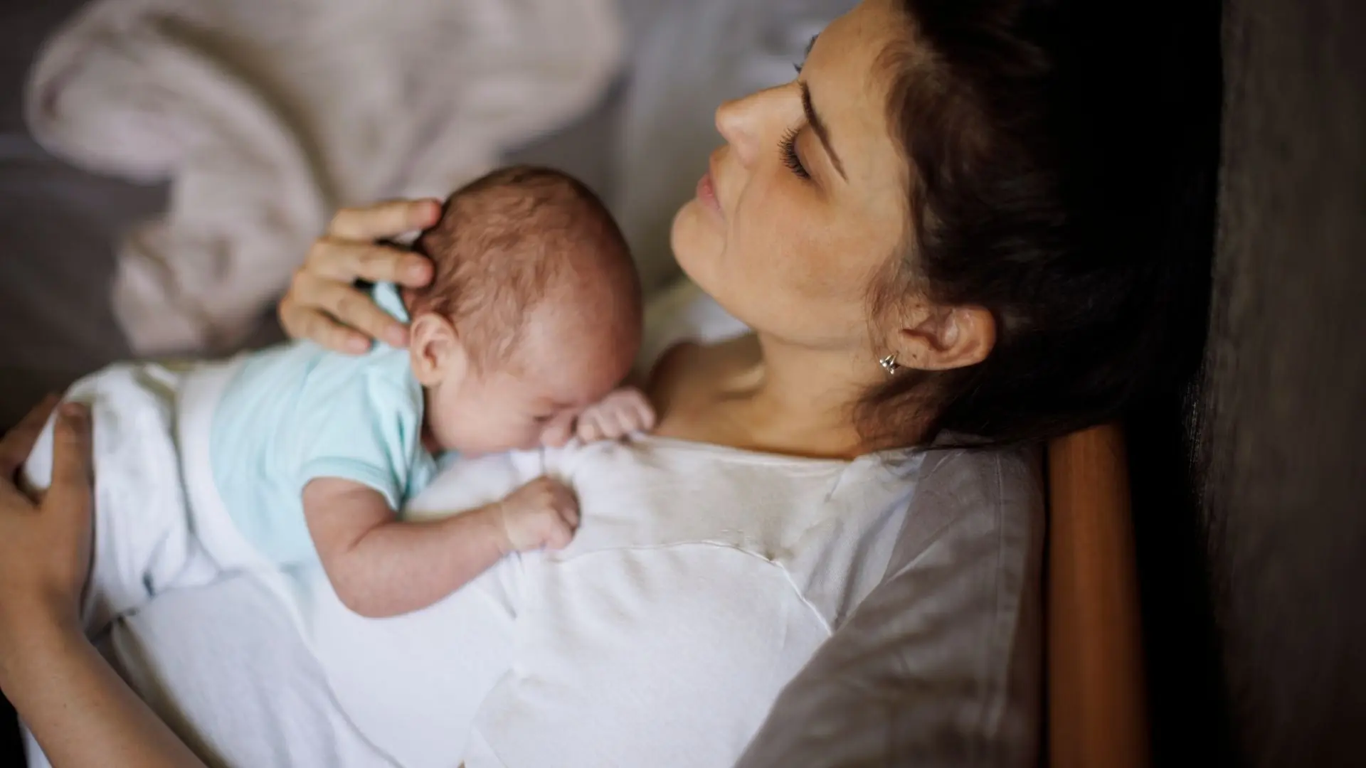 Sau Sinh Vì Sao Nhiều Phụ Nữ Thấy Má Hóp Rõ Hơn