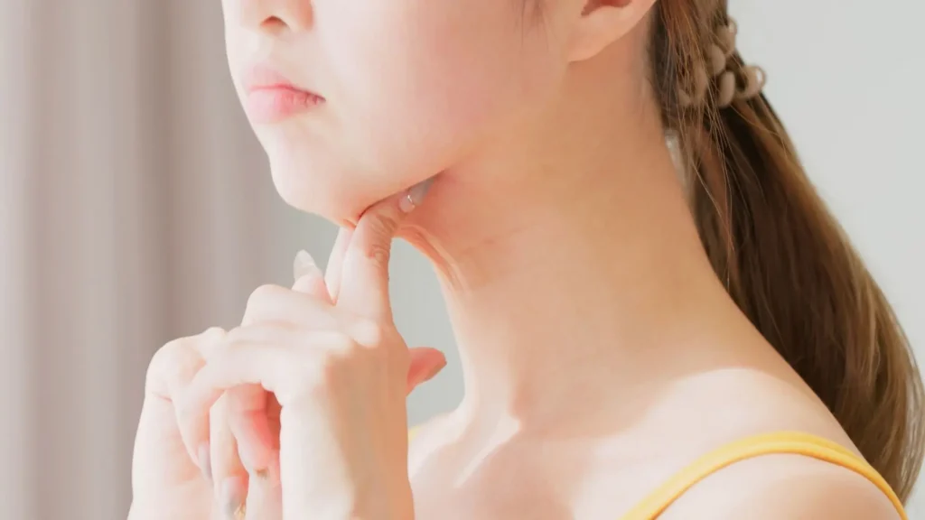 Vì Sao Tăng Mỡ Dưới Cằm Khiến Viền Hàm Biến Mất